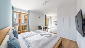 Studio (10) | Living area