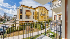 Studio (10) | Balcony view