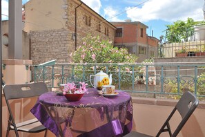 Comfort Double or Twin Room, Private Bathroom, Courtyard View