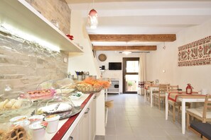 Free daily full breakfast