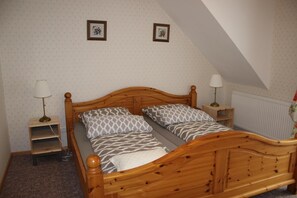 Desk, free WiFi, bed sheets - Ferienwohnungen Posthotel (Bad Bertrich)