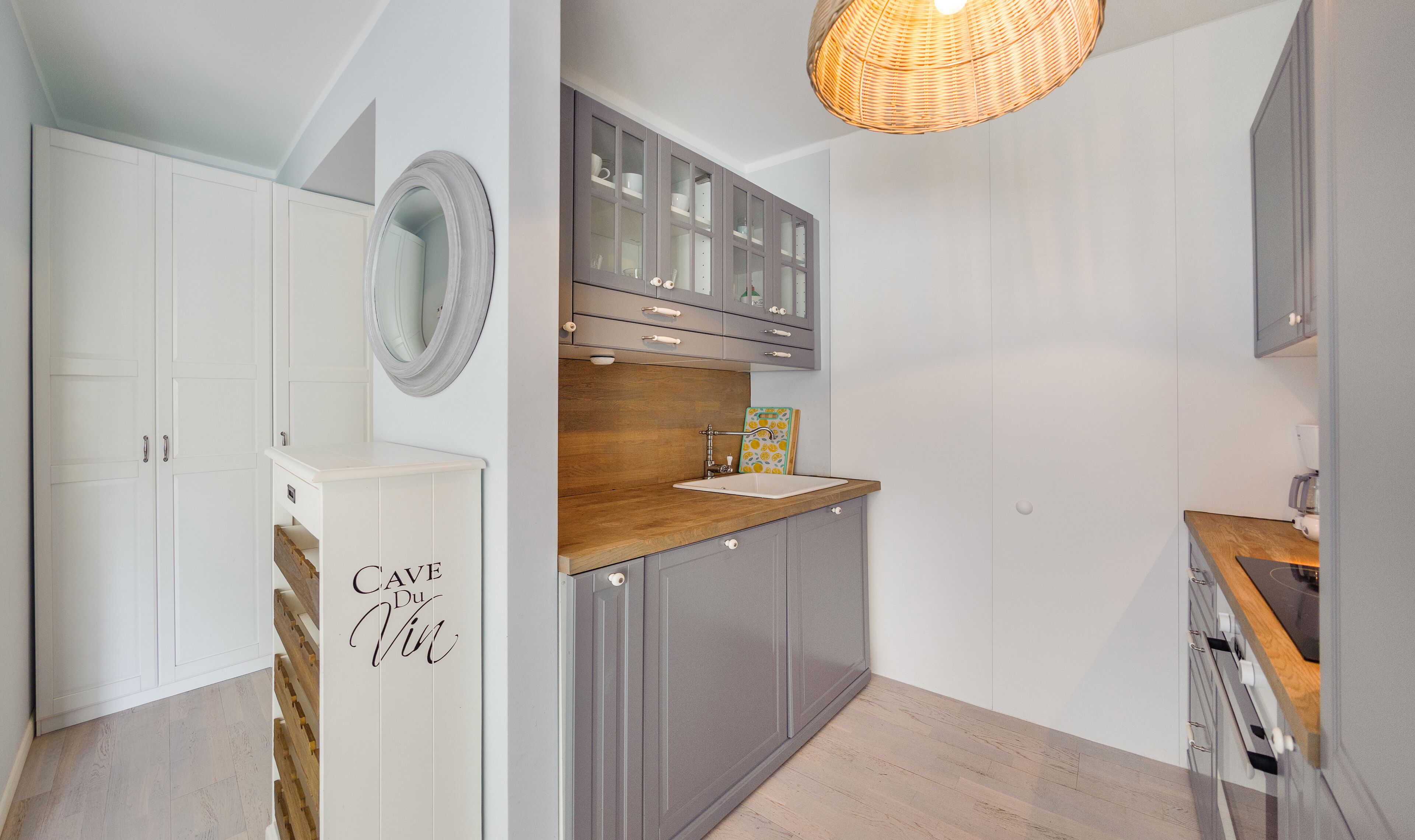 Apartment (48) | Private kitchenette | Fridge, dishwasher, electric kettle, cookware/dishes/utensils