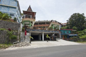 Mặt tiền nơi lưu trú