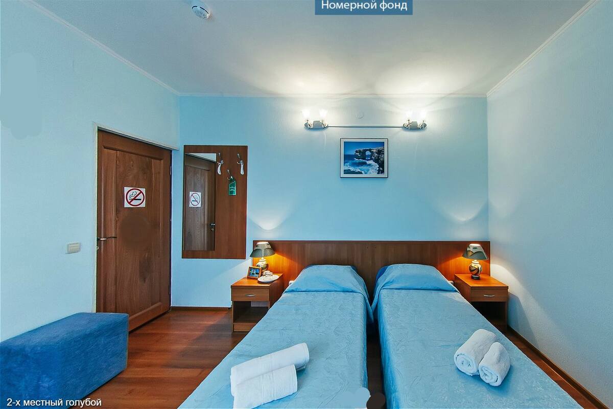Standard Twin Room | Peti besi dalam bilik, seterika/papan seterika, Wi-fi percuma