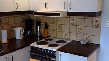 House | Private kitchen | Fridge, oven, stovetop, coffee/tea maker
