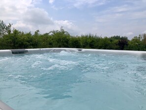 Bañera de hidromasaje exterior