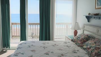 4 bedrooms, travel crib, WiFi