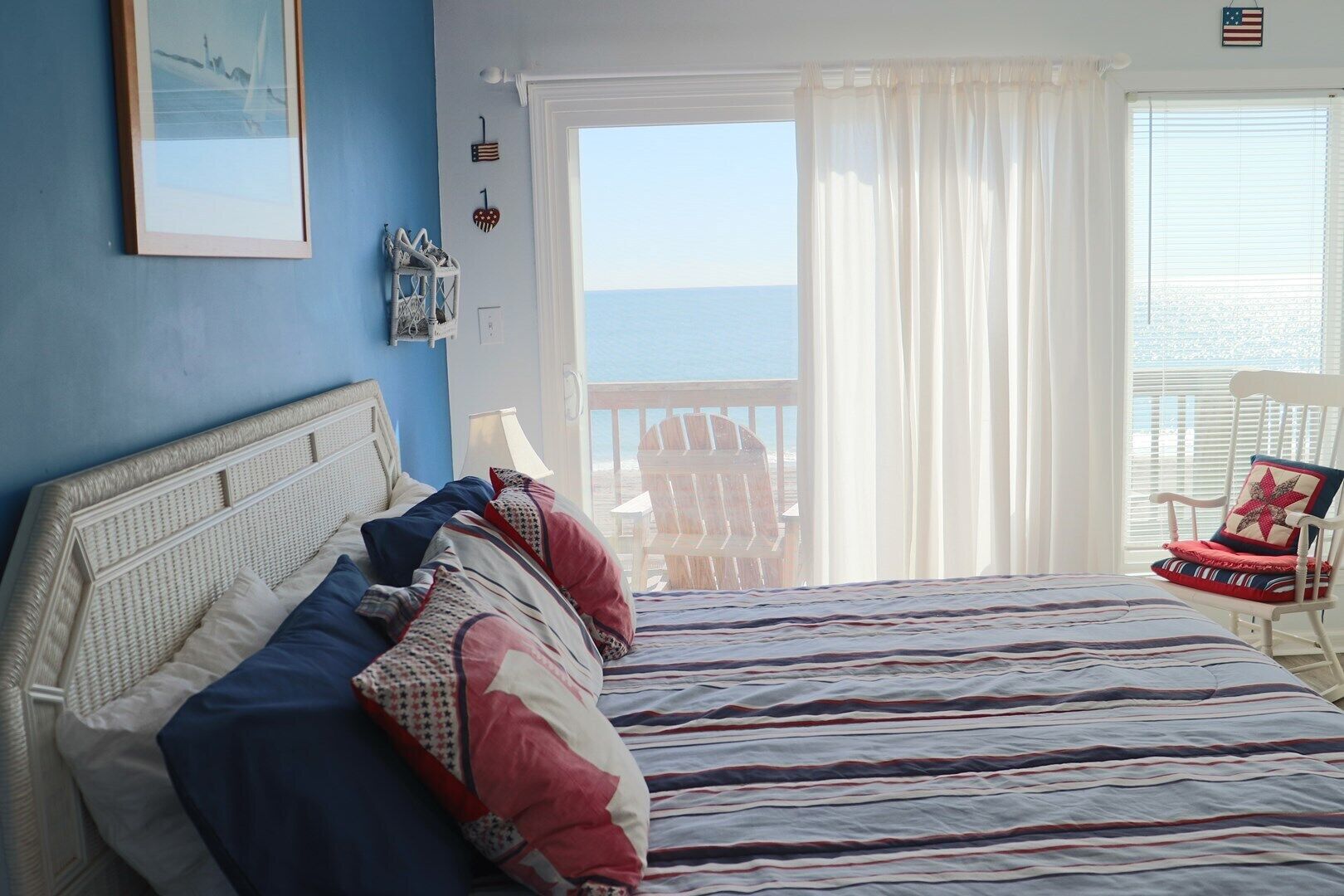 4 bedrooms, travel crib, WiFi