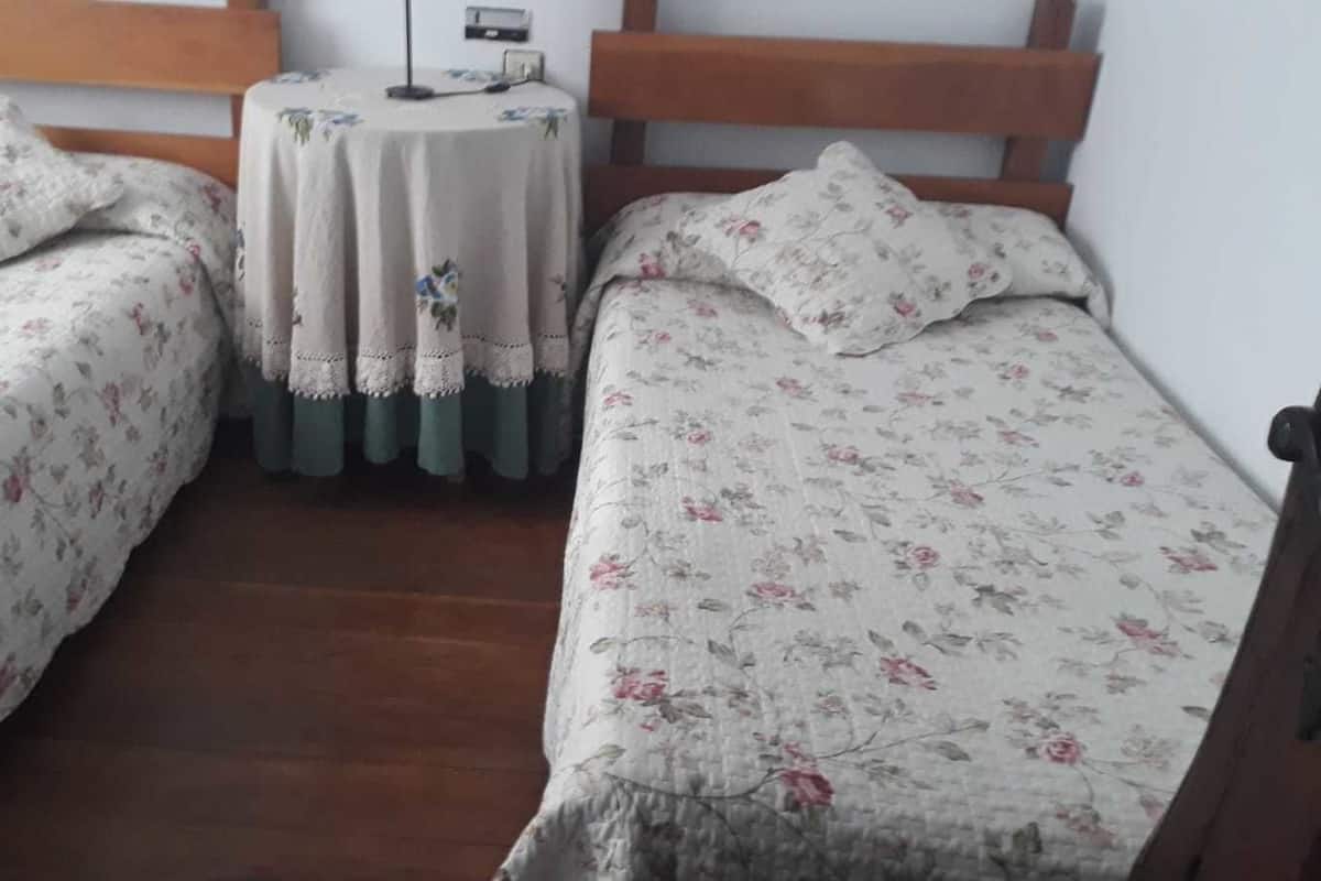 Wifi gratis y ropa de cama