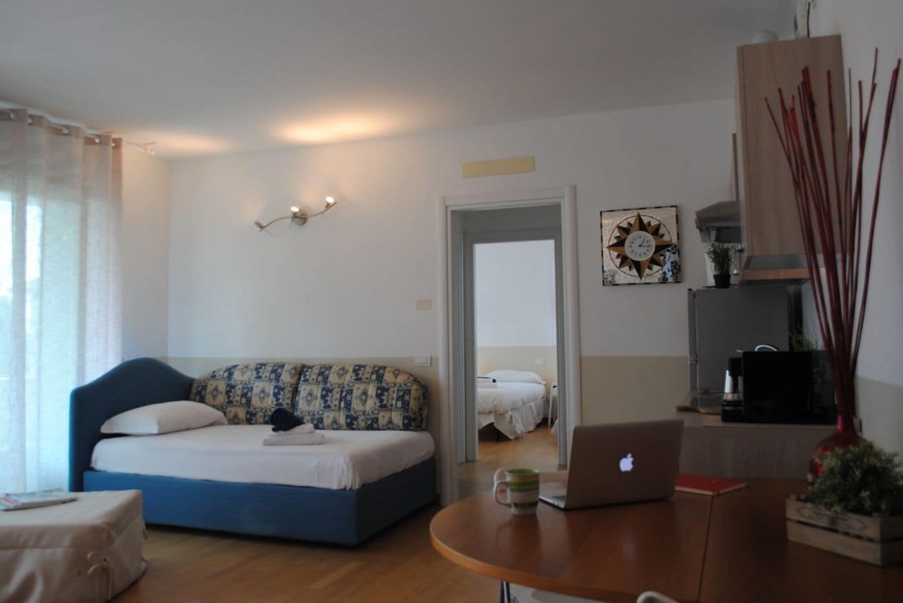 1 slaapkamer, een strijkplank/strijkijzer, wifi, beddengoed