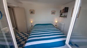 2 bedrooms, iron/ironing board, travel cot, free WiFi - Panoramic sea view, in authentic cove, swimming and hiking on site (Ensuès-la-Redonne)