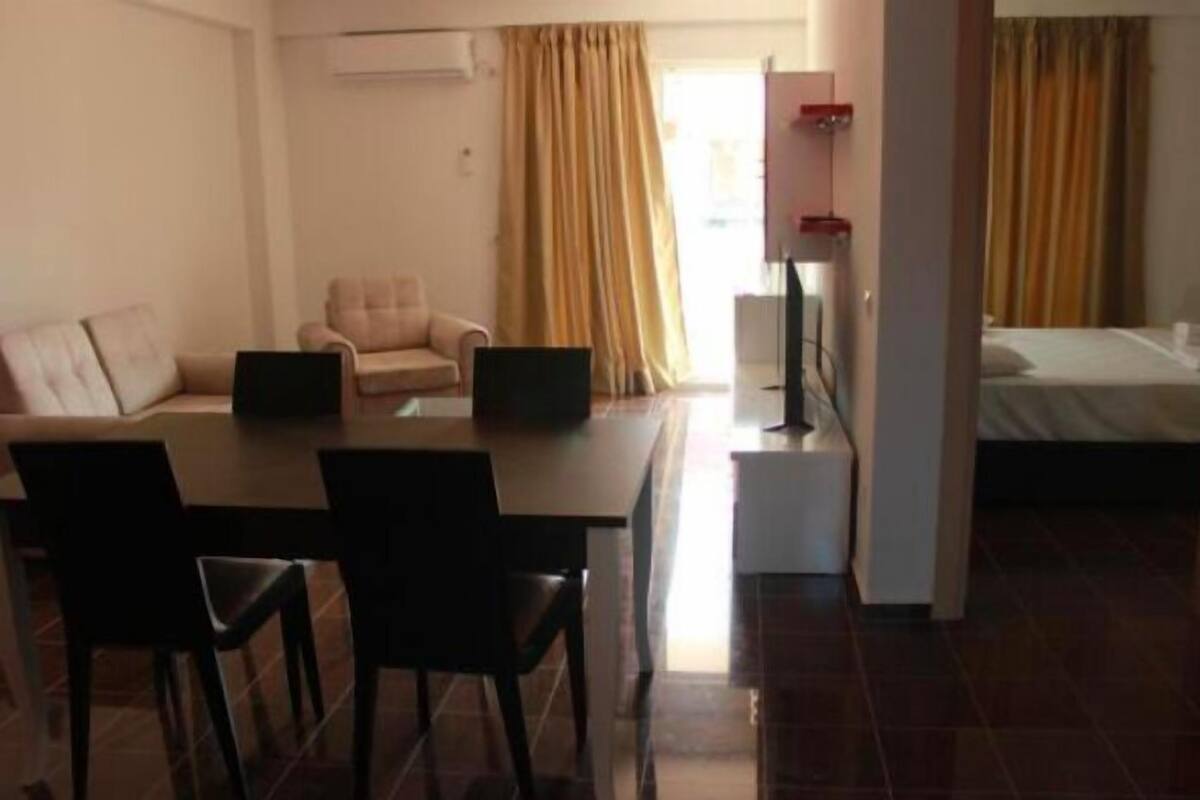 Classic Apartment | Minibar, in-room safe, soundproofing, free WiFi