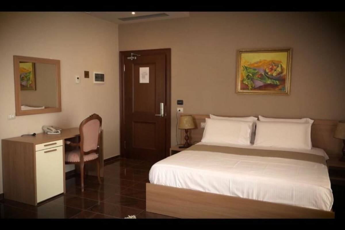 Minibar, in-room safe, soundproofing, free WiFi