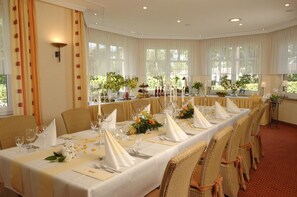 Restaurant - Aparthotel Am See (Plau am See)