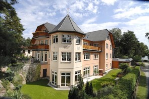 Front of property - Aparthotel Am See (Plau am See)