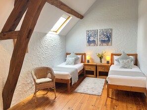 4 chambres, fer et planche à repasser, Wi-Fi gratuit, draps fournis