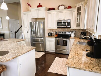 Gorgeous, 5 BR 3.5 bath in Heart of Historic  Downtown Ocean City