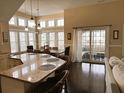 Gorgeous, 5 BR 3.5 bath in Heart of Historic  Downtown Ocean City