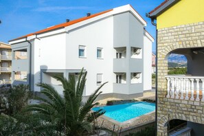 Exterior - Modern Apartment with Terrace and Pool View (Novalja)