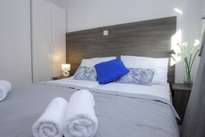 1 bedroom, free WiFi, bed sheets - Modern Apartment with Terrace and Pool View (Novalja)