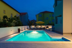 Outdoor pool - Modern Apartment with Terrace and Pool View (Novalja)