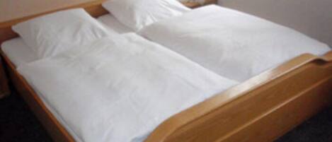 Double Room | Free WiFi, bed sheets