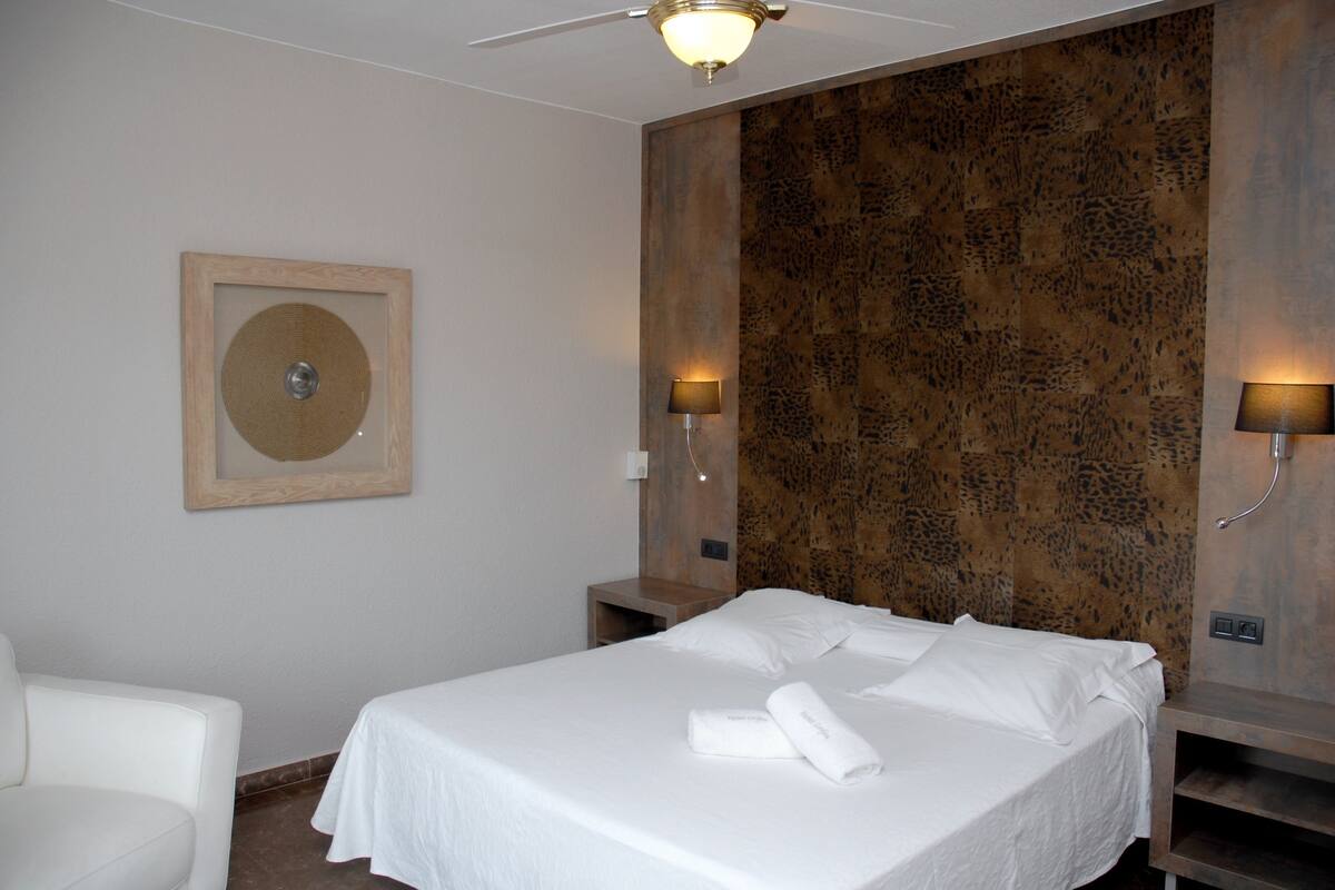 Double Room, Mountain View | In-room safe, desk, free cots/infant beds, free WiFi