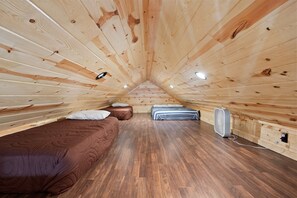 1 bedroom, free WiFi, bed sheets - Beautiful cabins with a pool in a peaceful setting (Broken Bow)