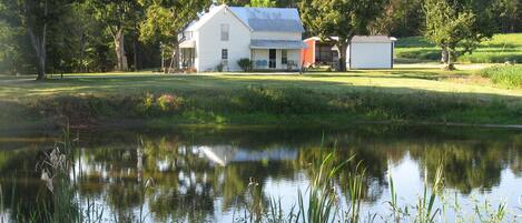 المنشأة من الخارج