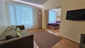 小型套房 | 办公桌、遮光窗帘、隔音、熨斗/熨板