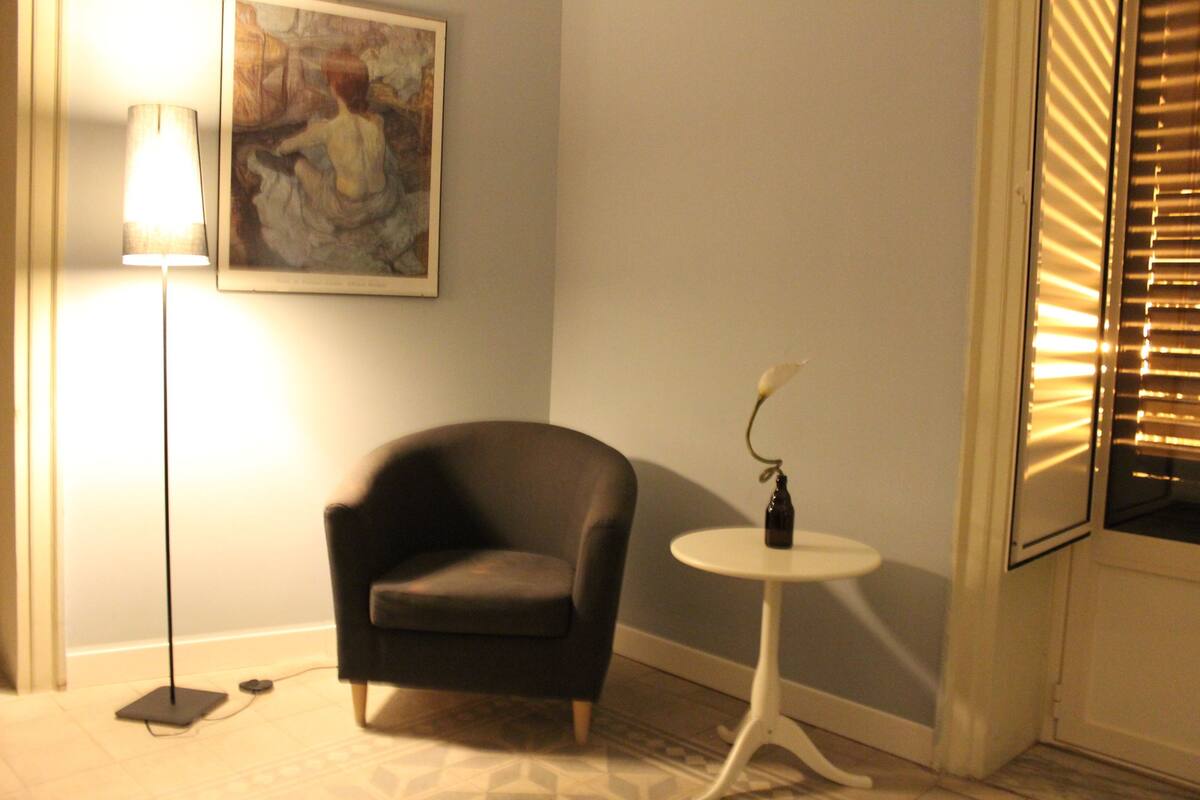 Camera Comfort con letto matrimoniale o 2 letti singoli, 1 letto matrimoniale, vista città | Una scrivania, letti aggiuntivi (a pagamento), Wi-Fi gratuito, lenzuola