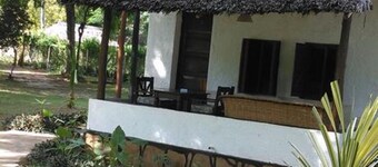 Diani Banda Cottages
