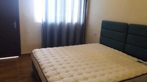 Blackout curtains, free WiFi - Fos'hat Al Aqaba Furnished Apartments (Aqaba)