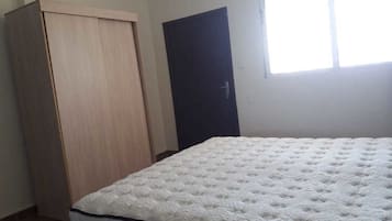 Blackout curtains, free WiFi