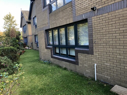 Super 2 Bedroom Flat near Dalkeith Town Center
