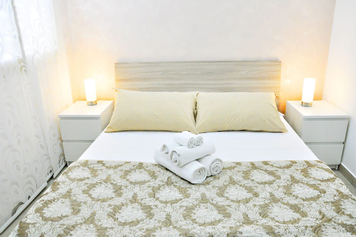Suite Junior, 1 letto queen, vista mare | Una scrivania, culle/letti per bambini (a pagamento), Wi-Fi gratuito