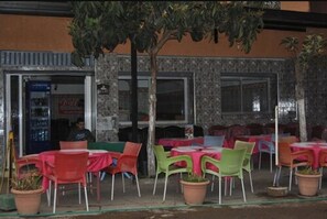 매일 현지식 무료 아침 식사 포함