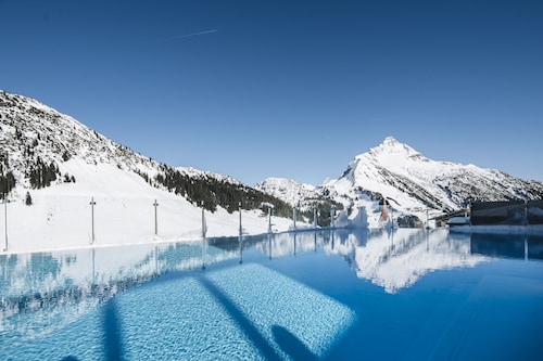 AlpenParks Hotel & Apartment Arlberg Warth