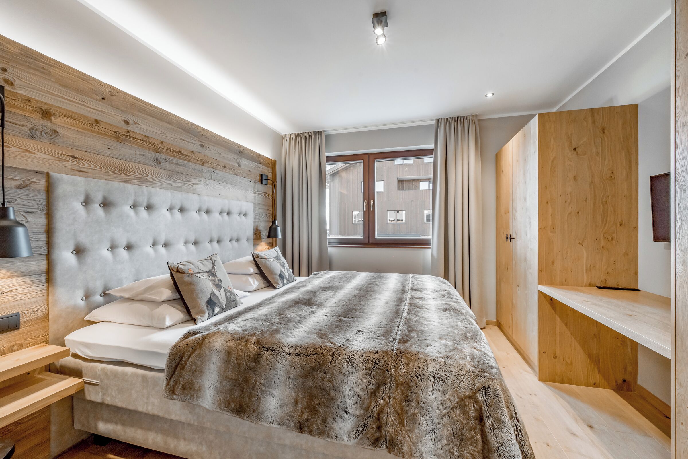 Luxus Apartment | 6+2 | Hochwertige Bettwaren, Zimmersafe, individuell dekoriert