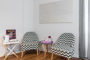 Interior - Bright & Modern on Top Location (Split)