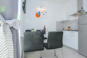 Fridge, microwave, stovetop, electric kettle