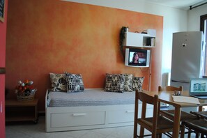 1 bedroom, WiFi, bed sheets - BNBOOK-BILO MALPENSA (GALLARATE)