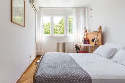 Spacious & Clean Condo near Beach