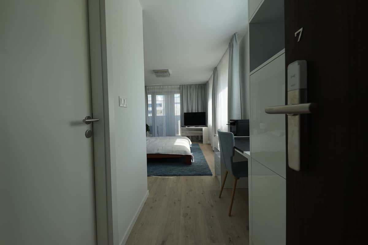 Business Double Room, 1 Queen Bed