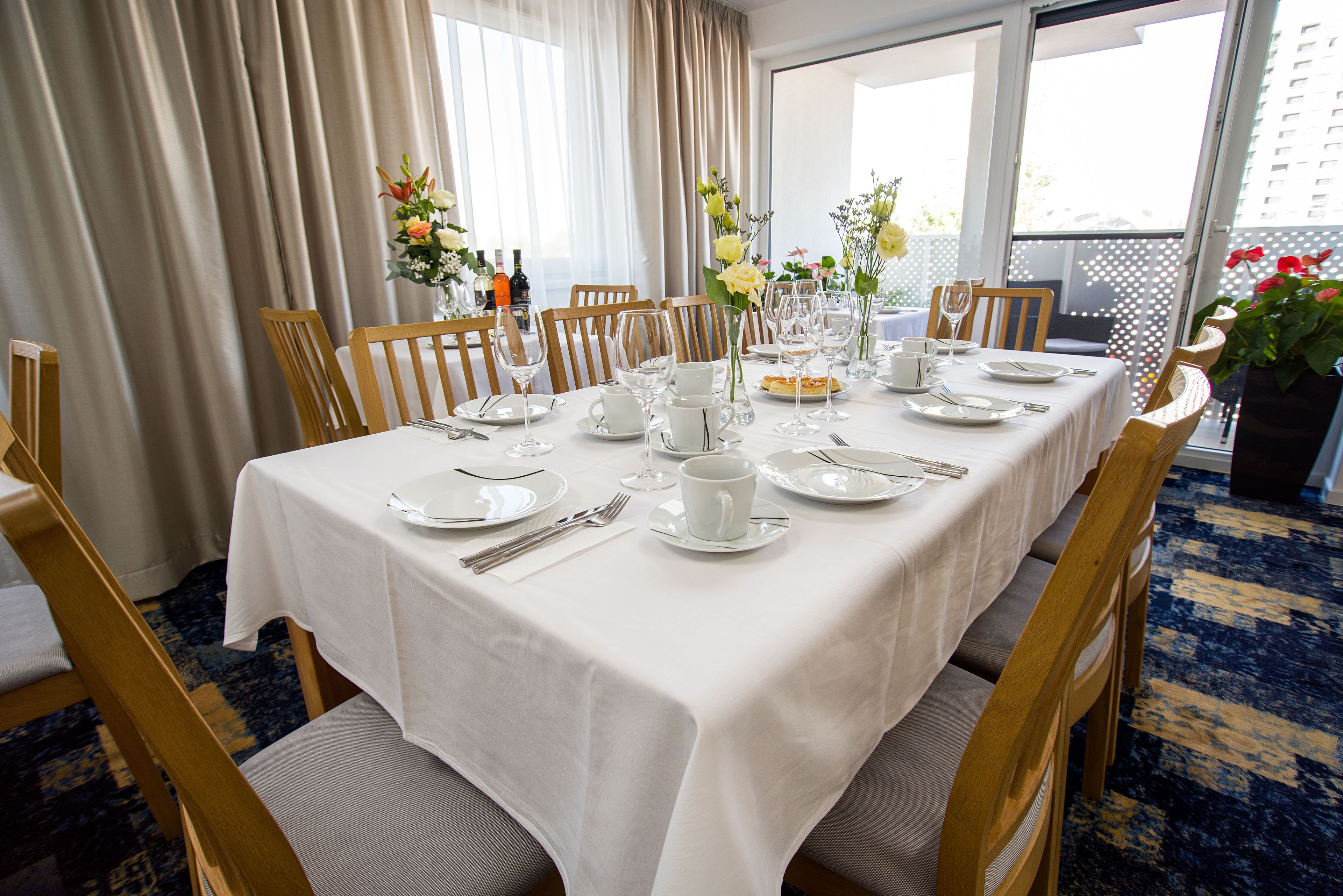 包含每日自助早餐