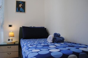 3 chambres, fer et planche Ă repasser, Wi-Fi, draps fournis