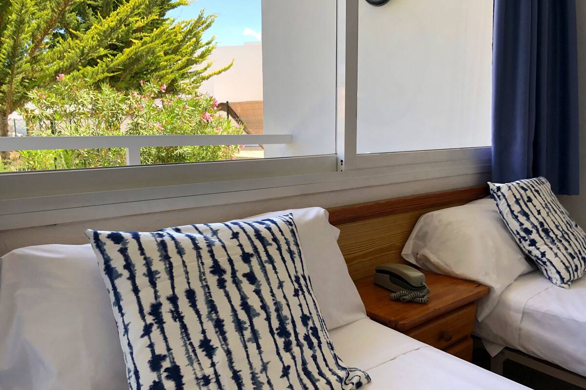 In-room safe, free WiFi, bed sheets