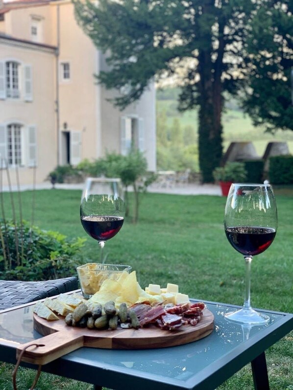 Local cuisine - Château de Perpezat (Apchat)