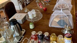فطور أوروبي مجانًا يوميًا
