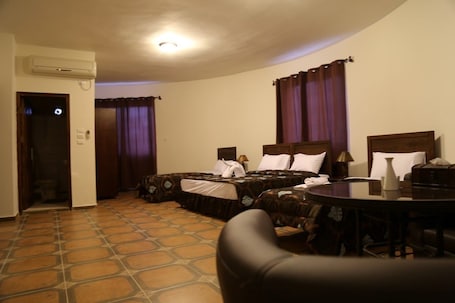 Family Room. Orient Motel